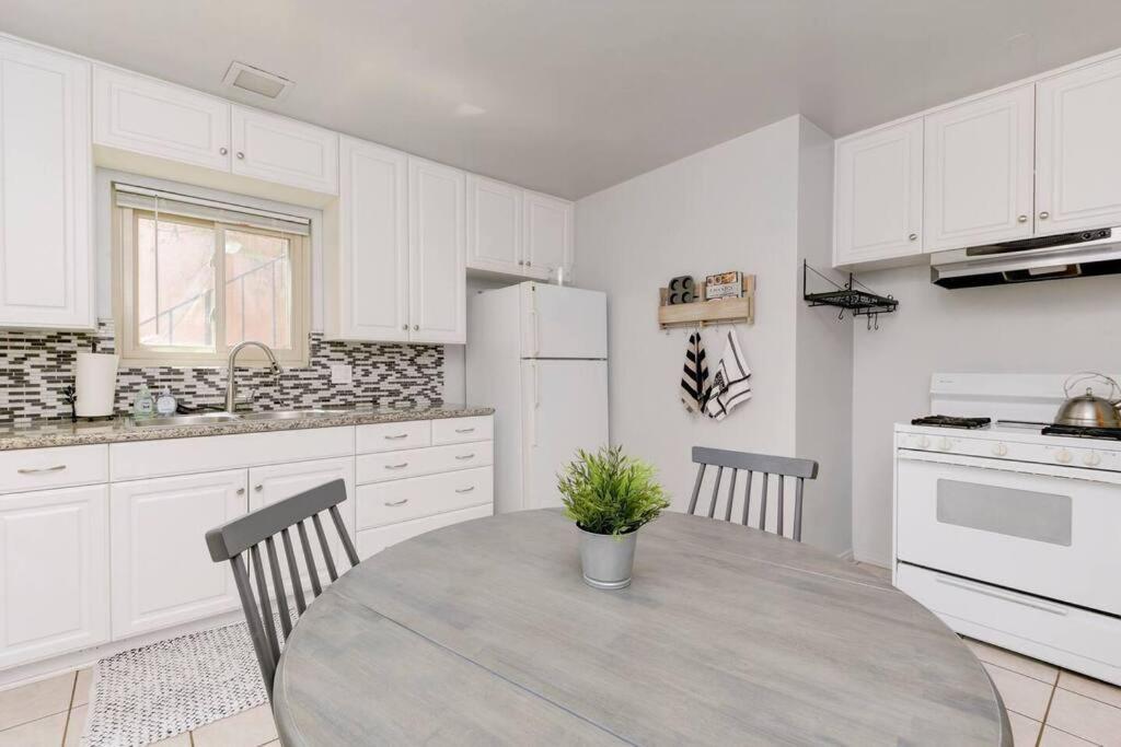 Apartment Casa -2br- Free Driveway Parking For 3 Cars San Diego
